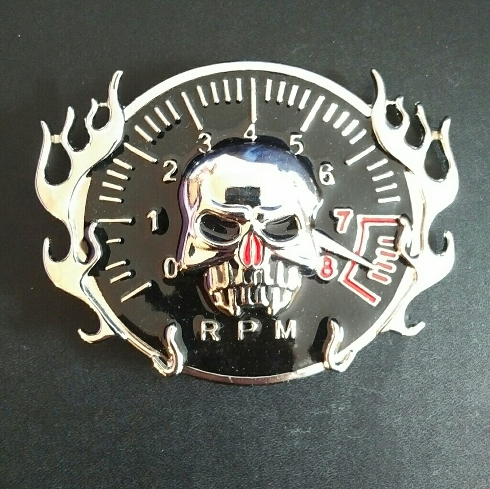 Skull belt buckle